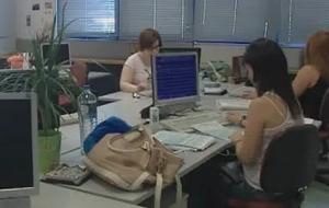 «Αγκάθι» τα έσοδα για το υπουργείο Οικονομικών