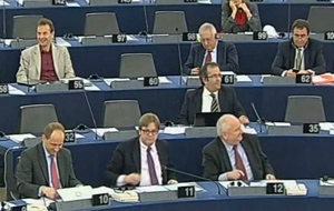 Ευρωβουλή: «Πυρά» κατά της λιτότητας στην Ελλάδα