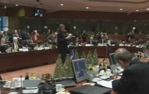 Εντείνονται οι φήμες για πιστοληπτική υποβάθμιση της Γαλλίας