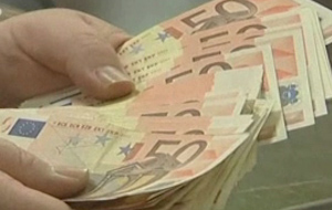 Σενάρια για «κούρεμα» του ελληνικού χρέους από τα διεθνή ΜΜΕ