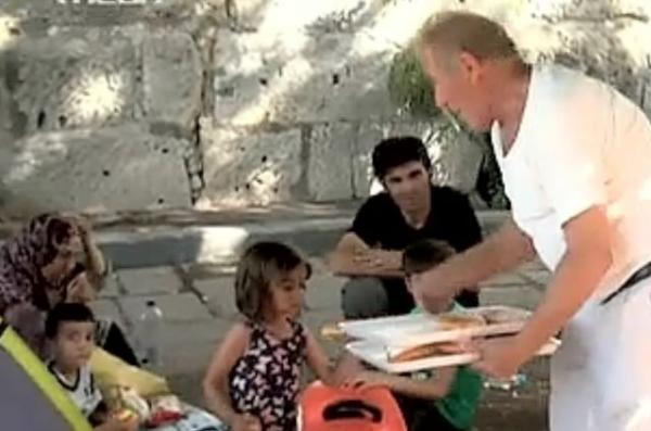 Ο φούρναρης της Κω που δίνει το ψωμί στους πρόσφυγες