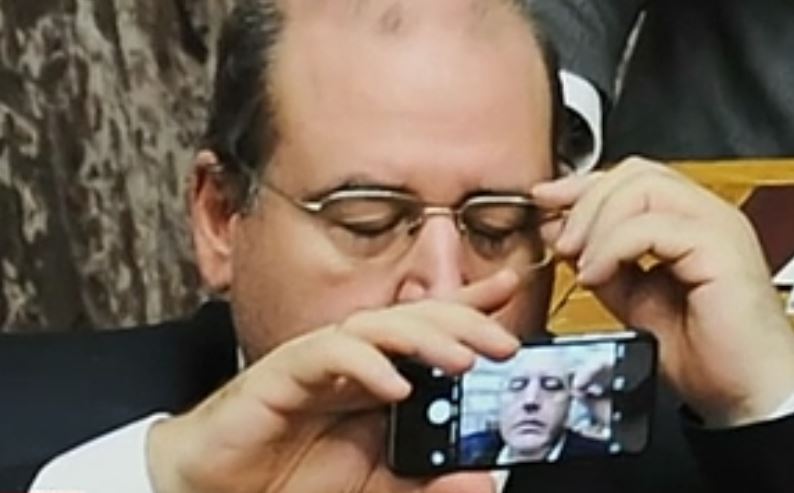 Έκκληση Βούτση σε φωτογράφους και φωτορεπόρτες για σεβασμό στα προσωπικά δεδομένα