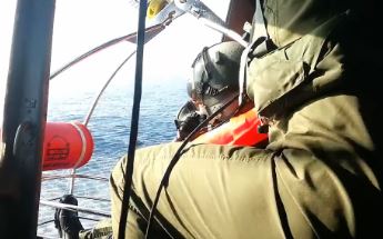 Συγκλονιστικό βίντεο της διάσωσης των πιλότων ανοικτά της Γαύδου