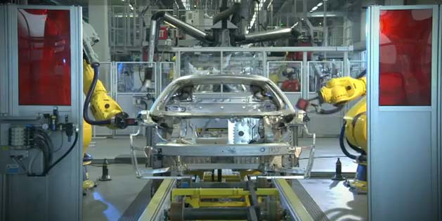 H Ferrari 620 GT στη γραμμή παραγωγής