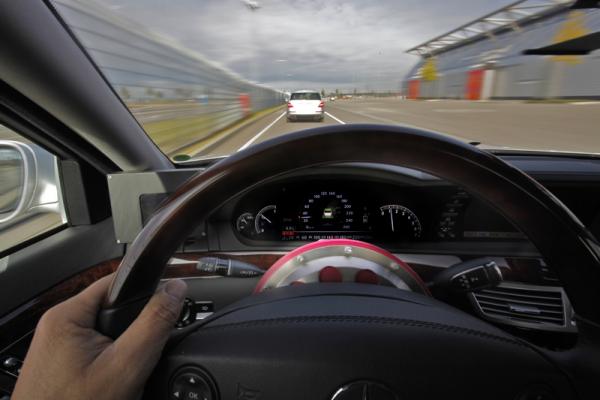 Mercedes-Benz TecDay Innovations: DISTRONIC PLUS Traffic Jam Vehicle Follow Assist