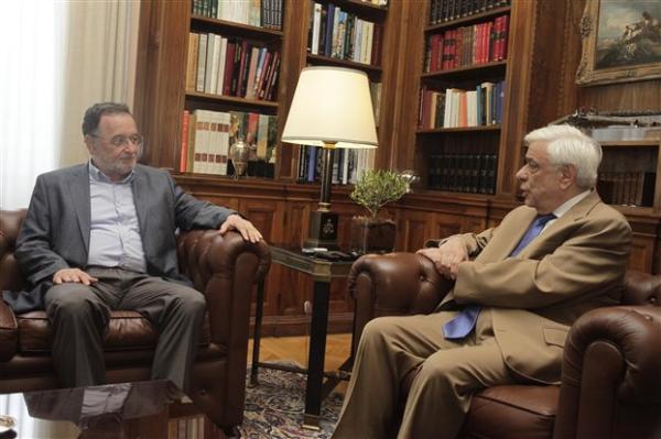 Ο Λαφαζάνης πήρε την εντολή με επίθεση στην κυβέρνηση και μήνυμα στον Πρόεδρο