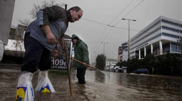 Ανοιχτές «πληγές» στην Ατιική από την νεροποντή