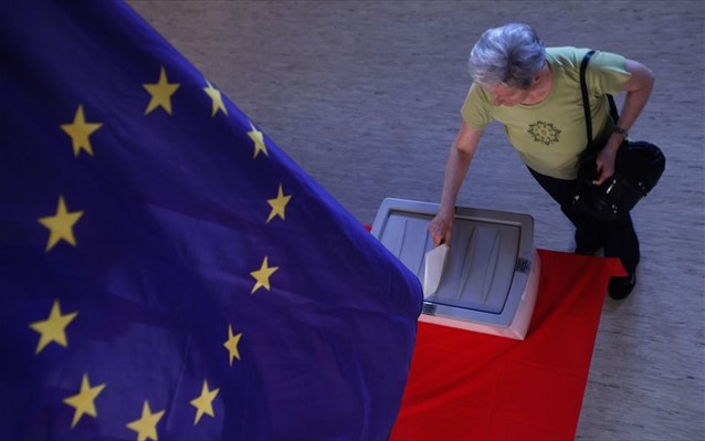 FT: Η ΕΕ σχεδιάζει σύστημα έγκαιρης προειδοποίησης για «fake news»