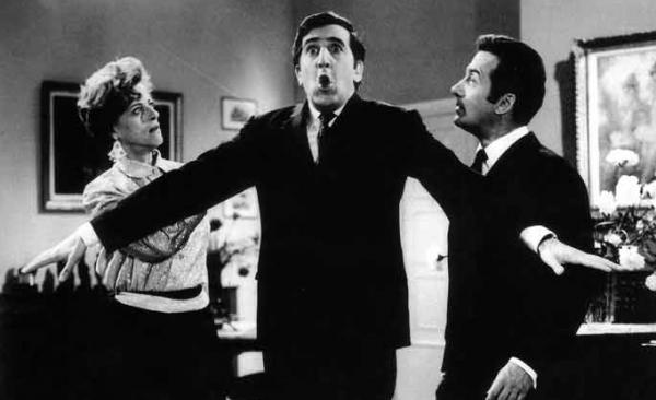 Κόντρα Νεολαίων ΣΥΡΙΖΑ και ΠΑΣΟΚ με αναφορές σε Βάρναλη και ποιητή Φανφάρα