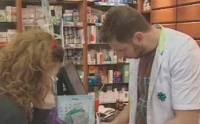 Σε «ομηρία» οι ασφαλισμένοι από το «εμπάργκο» των φαρμακοποιών