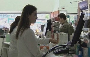 Αναβάλλεται η συνταγογράφηση στα φάρμακα με βάση τη δραστική ουσία