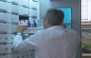 Μετωπική σύγκρουση υπουργού Υγείας-φαρμακοποιών