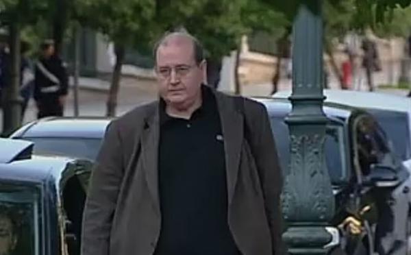 Φίλης: Πρόσωπα με ακροδεξιές απόψεις στο κίνημα «Παραιτηθείτε»