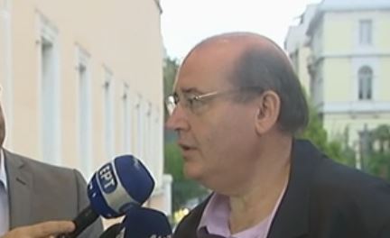 Φίλης: Σχήμα λόγου οι «πενταροδεκάρες»