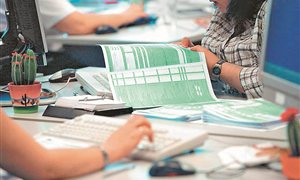 Το πράσινο φως της τρόικας αναμένει η κυβέρνηση για το φορολογικό