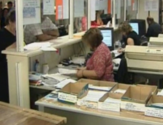 Οι φόροι πνίγουν τα νοικοκυρία