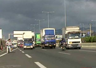 Παρέμβαση εισαγγελέα για τους αποκλεισμούς δρόμων από τους ιδιοκτήτες φορτηγών