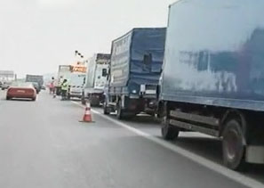 Αντιδράσεις από ιδιοκτήτες φορτηγών και ΝΔ για την τροπολογία για τα ΔΧ φορτηγά