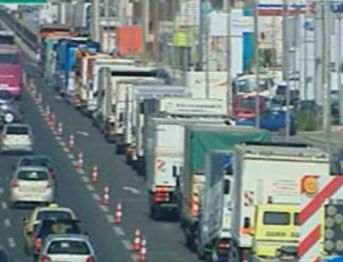 Συνεχίζουν τις κινητοποιήσεις οι ιδιοκτήτες φορτηγών-βυτιοφόρων