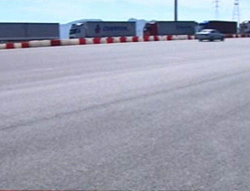 Εντείνουν τις κινητοποιήσεις τους οι ιδιοκτήτες φορτηγών και βυτιοφόρων