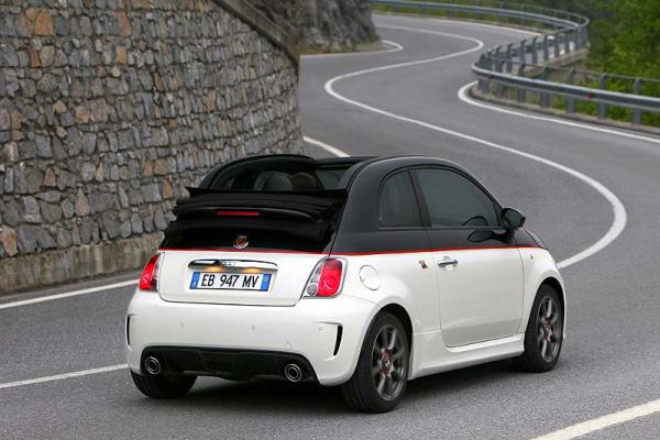Abarth 500C: Μικρό και θαυματουργό