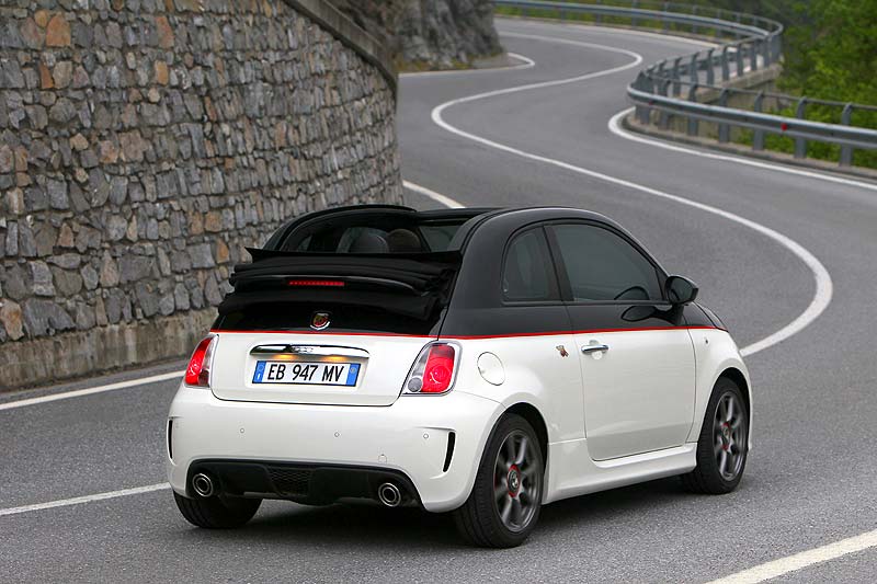 Abarth 500C: Μικρό και θαυματουργό