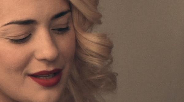 Η Νατάσσα Μποφίλιου στο in.gr