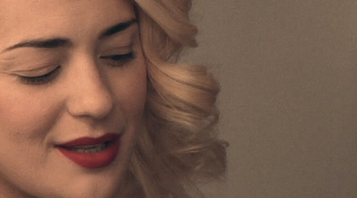 Η Νατάσσα Μποφίλιου στο in.gr