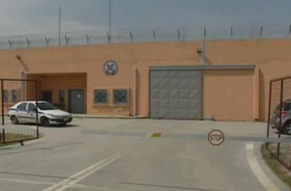 Το καθάρισμα του κελιού πρόδωσε τους βασανιστές του Καρέλι