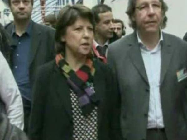 «Μουδιασμένοι» οι Γάλλοι σοσιαλιστές από τη σύλληψη Στρος-Καν