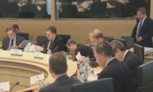 «Όχι» Σόϊμπλε σε αγορά κρατικών ομολόγων από την ΕΚΤ