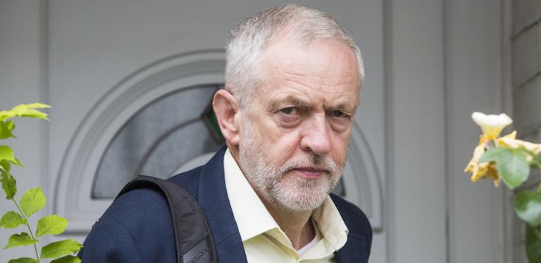 Κόρμπιν: Θέμα χρόνου η πρόταση μομφής κατά της Μέι