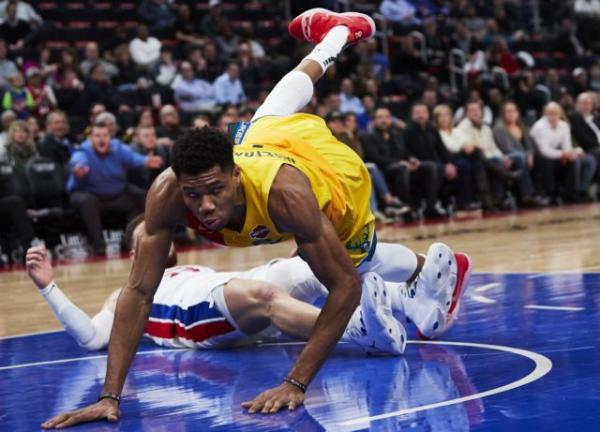 Μίλησε τελευταίος και καθάρισε και στο Ντιτρόιτ ο Αντετοκούνμπο