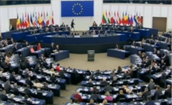 Το πρόγραμμά του παρουσίασε στο Ευρωπαϊκό Κοινοβούλιο ο Γιούνκερ