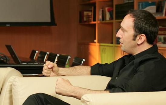 ΒΗΜΑ TV: Δείτε τη συνέντευξη του Ρένου Χαραλαμπίδη