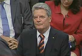 Τον Γιόακιμ Γκάουκ στηρίζει η Μέρκελ για πρόεδρο μετά το «πάθημα» Βουλφ