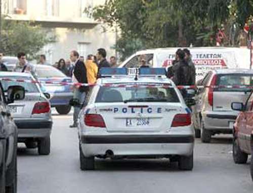 Διέφυγαν με μοτοσυκλέτες