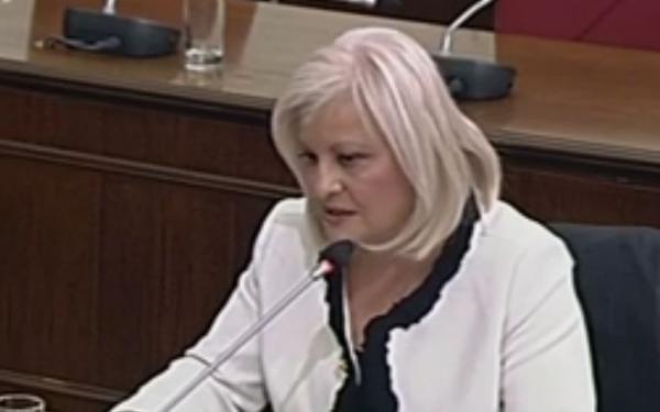 Σεξιστικές συμπεριφορές εντός Βουλής καταγγέλλουν γυναίκες βουλευτές