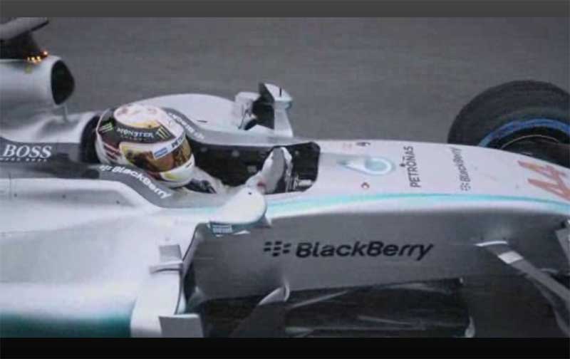 Ο Lewis Hamilton μας ξεναγεί στο circuit της Μελβούρνης