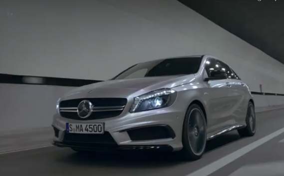 Οι L. Hamilton και N. Rosberg στο τηλεοπτικό spot της Mercedes-Benz A 45 AMG