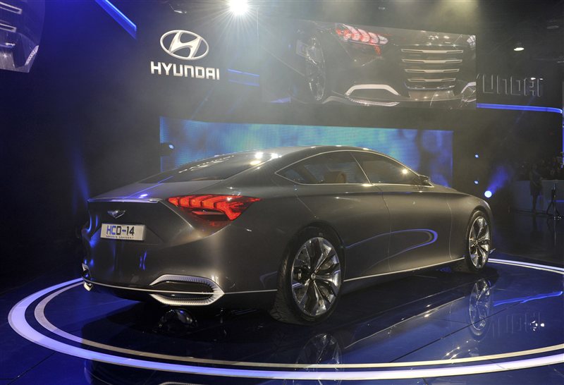 NAIAS 2013: Hyundai HCD-14 Genesis Concept