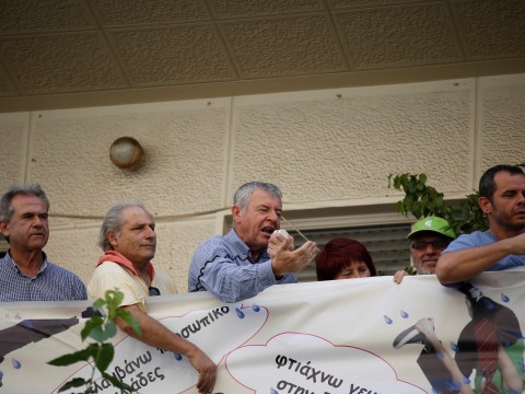 Διαμαρτυρία μελών της ΠΟΕΔΗΝ κατά την επίσκεψη του Αλ.Τσίπρα στο Υπ.Υγείας