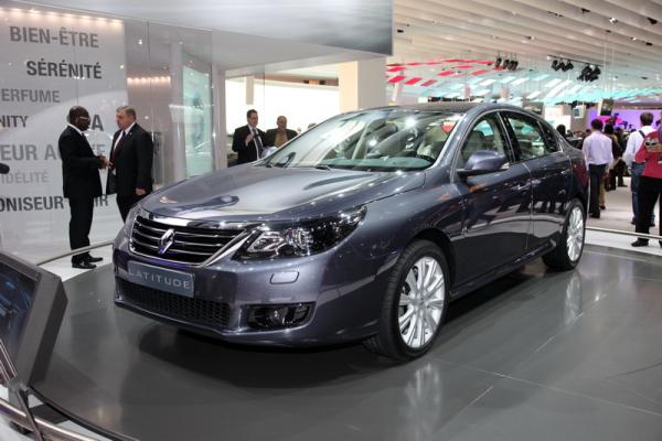 2010 Paris Mondial de l’ Automobile: Renault Latitude