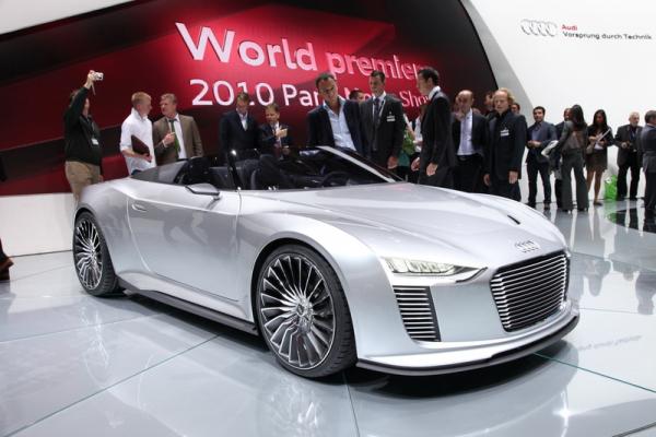 2010 Paris Mondial de l’ Automobile: Audi e-tron Spyder