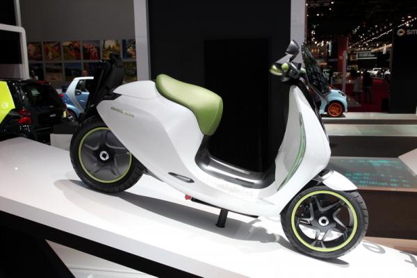2010 Paris Mondial de l’ Automobile: smart escooter