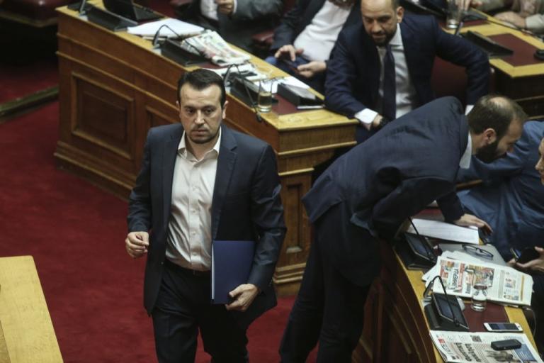 Ο Παππάς, οι φωτιές Πετσίτη και η θέση των 53+