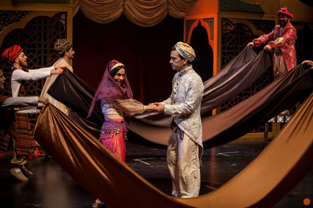 O «Αλαντίν» γιορτάζει στο Τέχνης με χριστουγεννιάτικο βίντεο και επιπλέον παραστάσεις