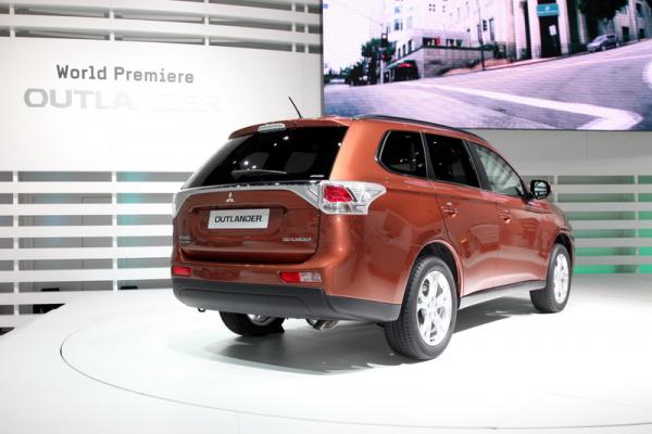 Έκθεση Αυτοκινήτου Γενεύης 2012: Μitsubishi Outlander