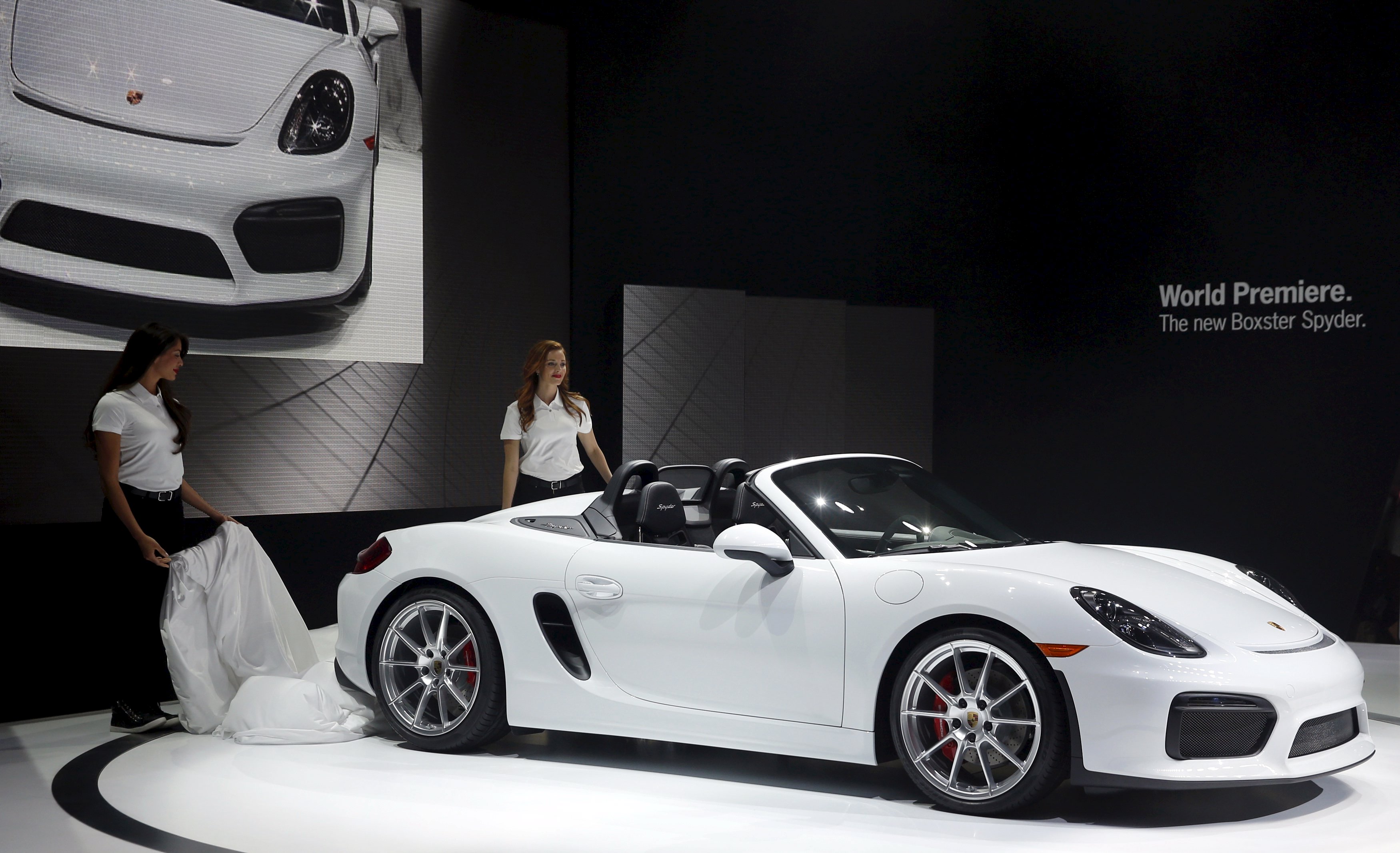 H αποκάλυψη της Porsche Boxster Spyder στη Νέα Υόρκη