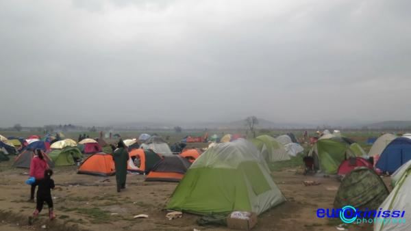 Δύσκολες οι συνθήκες στην Ειδομένη λόγω της βροχής